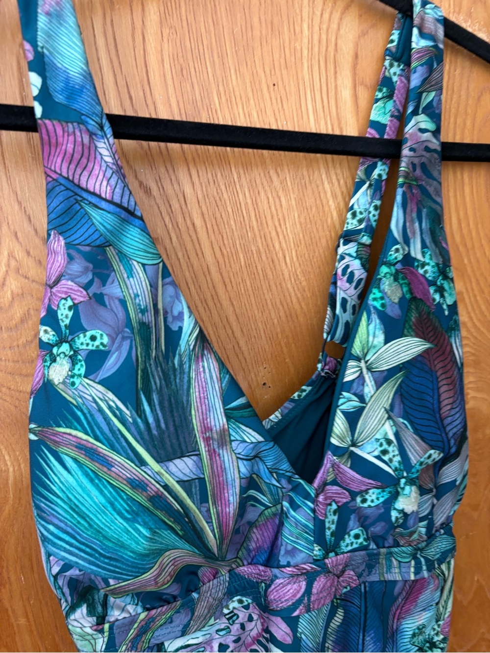 Title nine Teal Tropical Leaf Better One Piece Swimsuit - Monte Verde L (B/C) - Picture 4 of 12